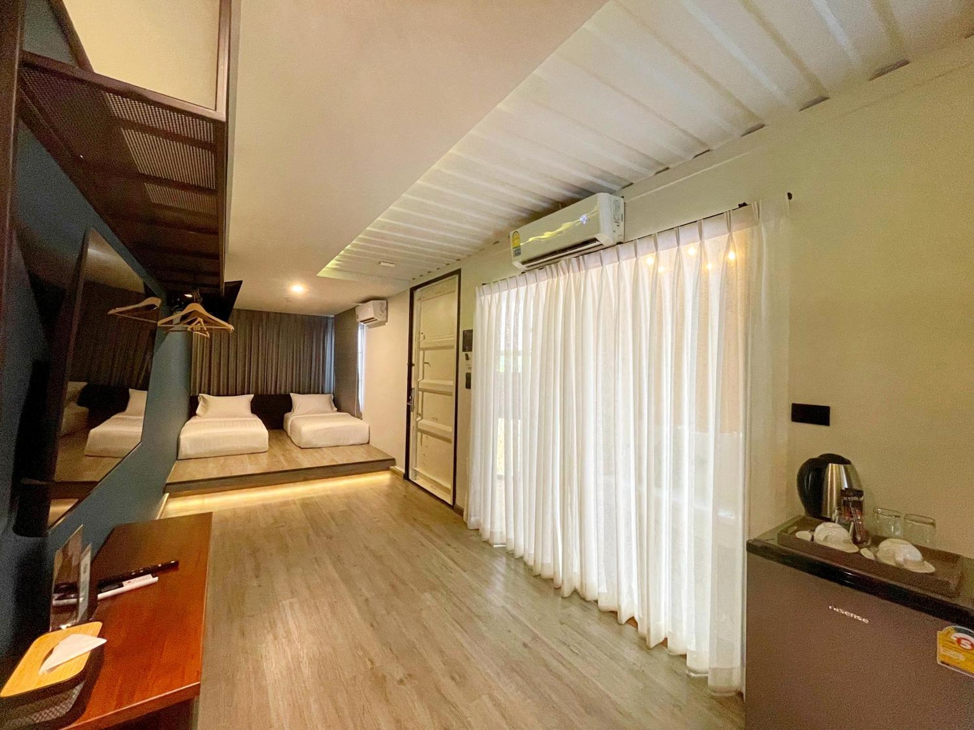 ホテル Nights In A Box Ban Muang  部屋 写真